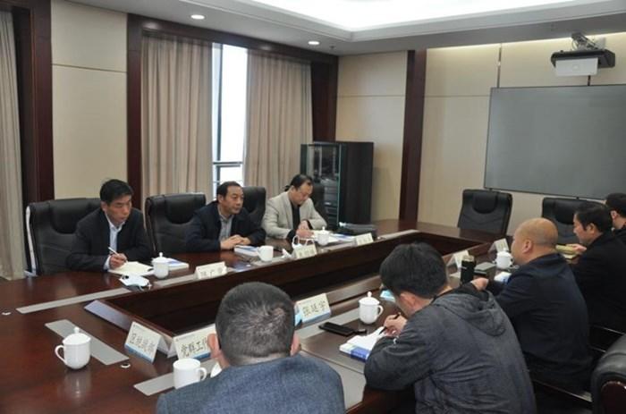 市委統(tǒng)戰(zhàn)部副部長(zhǎng)朱紹鋒調(diào)研指導(dǎo)高新區(qū)“華僑華人創(chuàng)新創(chuàng)業(yè)服務(wù)中心”創(chuàng)建工作.jpg 市委統(tǒng)戰(zhàn)部副部長(zhǎng)朱紹鋒調(diào)研指導(dǎo)高新區(qū)“華僑華人創(chuàng)新創(chuàng)業(yè)服務(wù)中心”創(chuàng)建工作.jpg