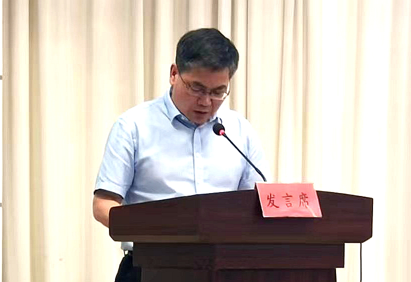 大會(huì)發(fā)言.jpg 大會(huì)發(fā)言.jpg