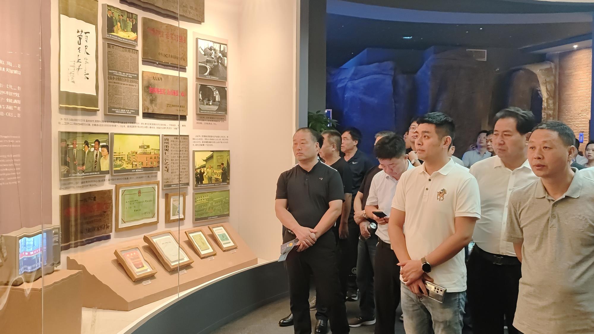 參觀.jpg 參觀.jpg