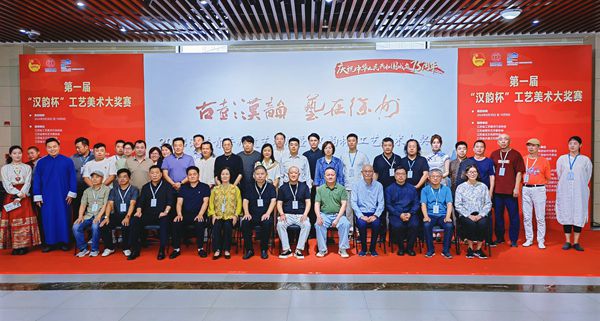 大合影.jpg 大合影.jpg