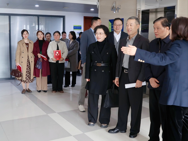 農(nóng)工黨徐州市委會(huì)攜手鼓樓區(qū)共建“同心智庫·徐州市醫(yī)藥健康產(chǎn)業(yè)園專家工作站” (4).jpg 農(nóng)工黨徐州市委會(huì)攜手鼓樓區(qū)共建“同心智庫·徐州市醫(yī)藥健康產(chǎn)業(yè)園專家工作站” (4).jpg